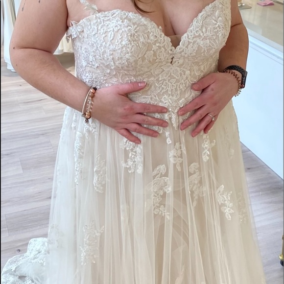 Essense of Australia D2537 Wedding dress - Picture 6 of 11